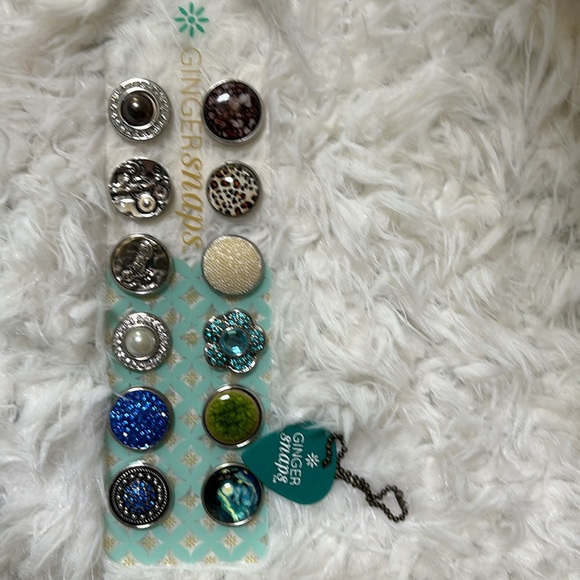 Ginger Snaps Collection - Picture 10 of 13